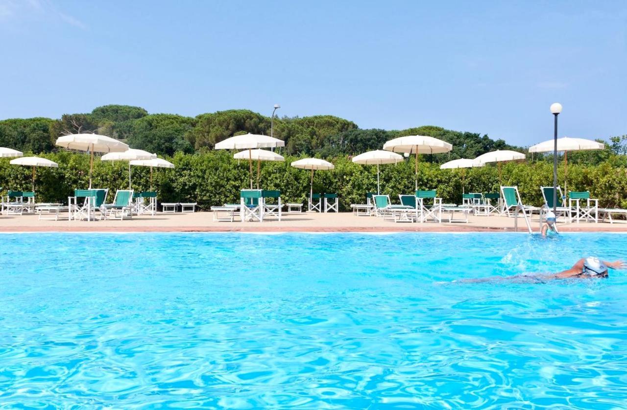 Isa-Apartments 4 Beds In Residence With Swimming-Pool In San Vincenzo, Just 600 Meters From The Sea מראה חיצוני תמונה