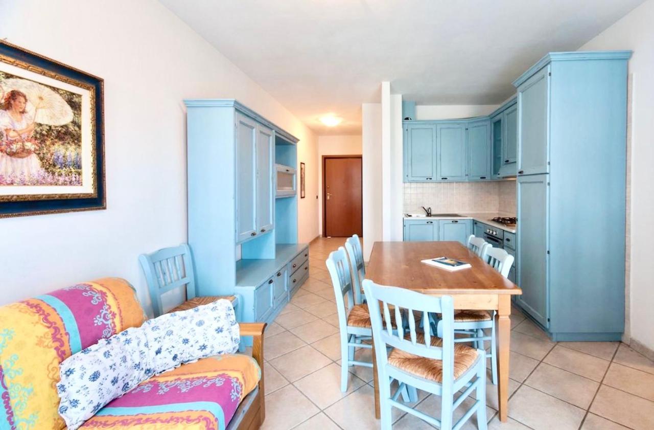 Isa-Apartments 4 Beds In Residence With Swimming-Pool In San Vincenzo, Just 600 Meters From The Sea מראה חיצוני תמונה